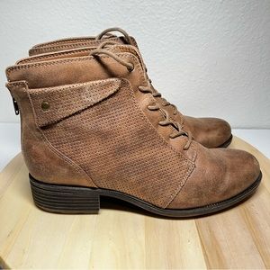 WearEver Poeta Women’s Lace Up Combat Brown Booties Size 9M